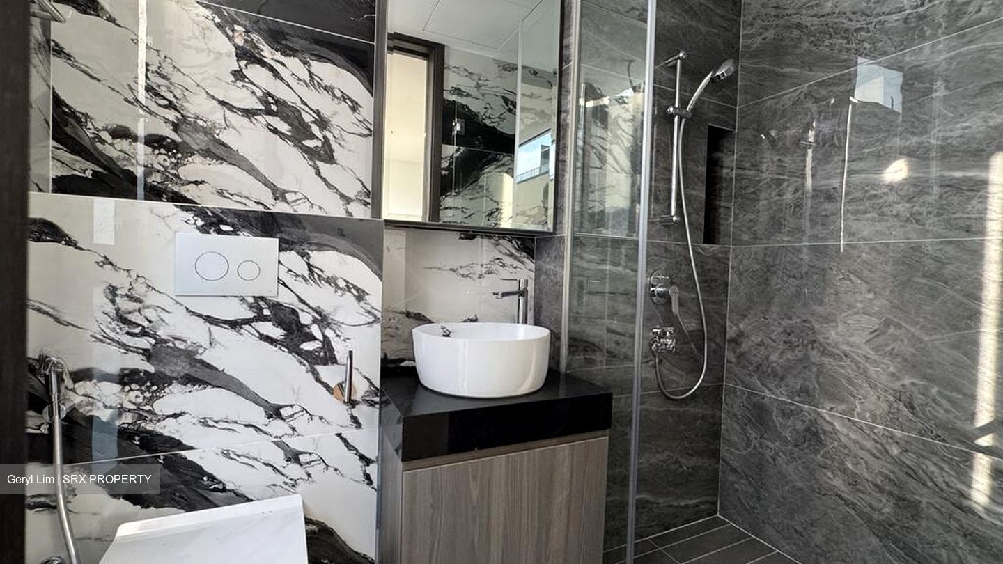 Jalan Loyang Besar (D17), Terrace #498352721